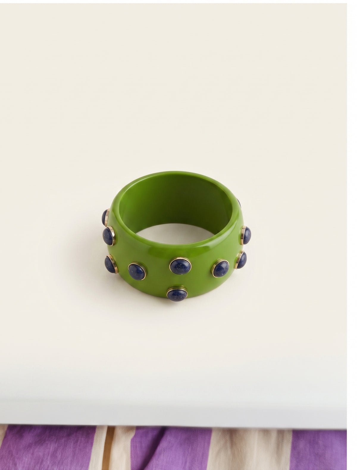 Pea Amytheyst Resin Bracelet
