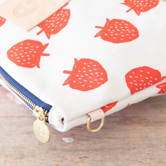 Strawberries Jen Bag Makeup Cosmetic Travel Zipper Bag